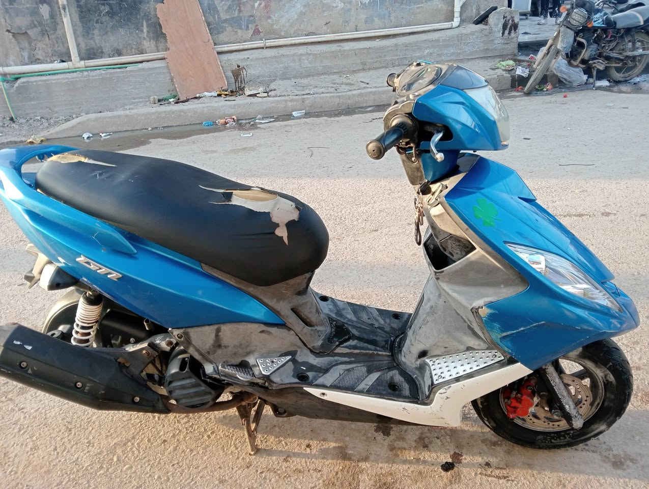 السلام عليكم جي تي ار للبيع مكان بغداد السعر 950 وبيها مجال قليل بس الشراي يخابر ما ناقصها برغي كفاله عامه هذا رقمي  ***********
