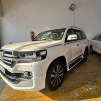 اخواني و اخواتي  لاند كروز 2019 ساس باب اول  المواصفات 3شاشات  دبل ماو...