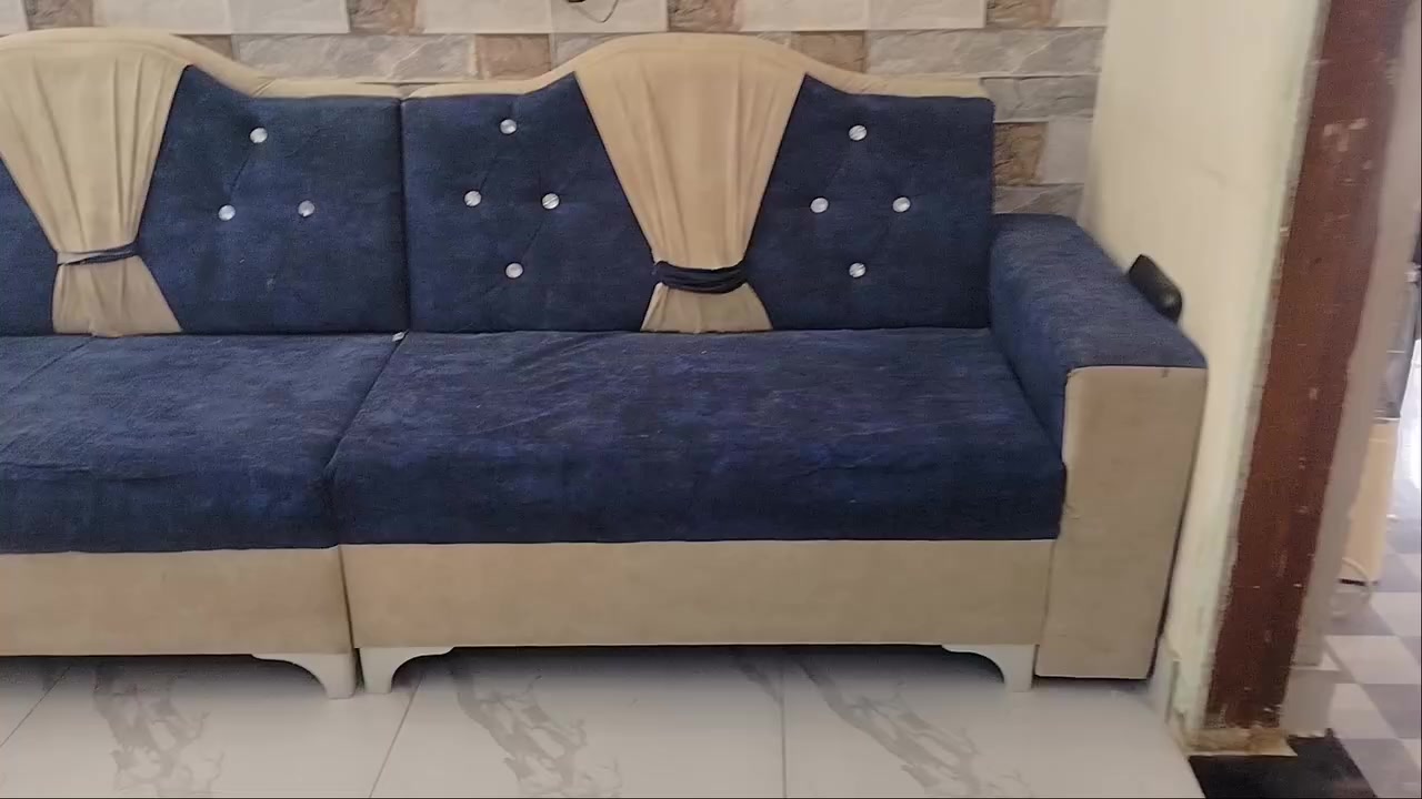 ديوان للبيع نضيف جدا اي ضرر مابي 12 مقعد 20 نفر المكان حله البكرالي قرب مول فيروز رقم الهاتف ***********واتساب اي ستفسار ادخل خاص.
