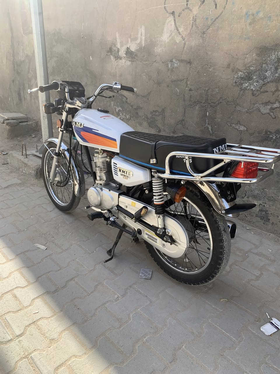 السلام عليكم دراجه٢٣شاصي ومحرك مطابقات مو تعمير على وضع لبلاد مفتوحه ولفات فقط لشراي يجي خاص لو يتصل***********
