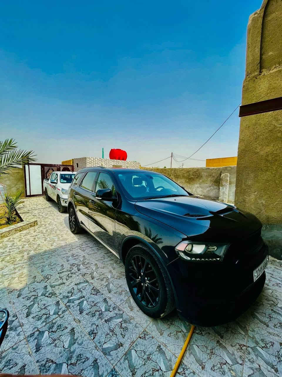 السلام عليكم 
للبيع دورنگو 2015 فول مواصفات لمتد فتحه باب كهرباء اشاير بلمري مري قلاب حساس وكاميرا دواره كشنات كهرباء وخزن ميموري وضعيتين حادثها جاملغ وبنيد بدون دواخل وبيها صبغات بسيطه وسونارها موجود سنويتها ل29 بسمي تحويل ثاني يوم 
استفسار   ***********
