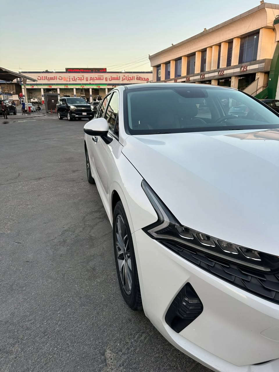 كي 5 موديل 22 خليجي كفاله ( عميه)
كما موضح بالصوره
بيه بارد ثلاق اصابع بخشم البنيد بالبنيد وشخط وبي دي ار بسيط جداً بقبق الصندوق بالباب  بالسونار  ماشيه61 الف حقيقي
السعر 188$
هاتف ***********
