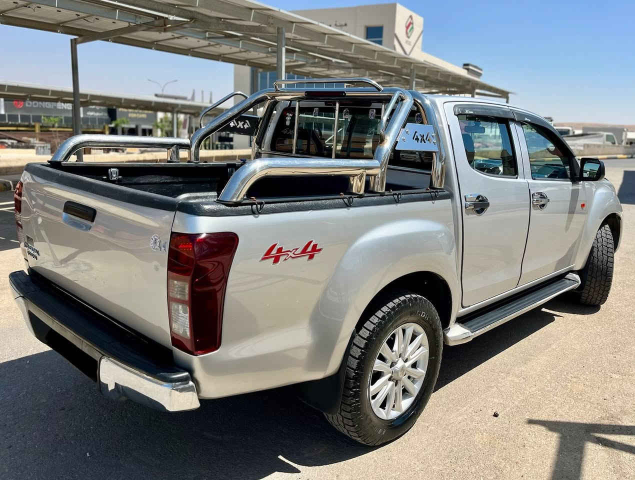 Isuzu D-Max 2020
البكب وارد الشركة  

بحالة الوكالة  

محرك : 

2500 سي سي 

4 سلندر 

تيربو ( انتركولر ) 

المواصفات : جير عادي/ 4x4 / كشافات امامية/ ضواو ليد امامي خلفي / بلوتوث / شاشة معلومات / جنط / مكيف / دبل كابين / ايرباج / بريك /Abs/ Apple car play / Android Auto )

تم عمل جميع الصيانات اللازمة للبكب 

للإستفسار الرجاء الإتصال على الرقم التالي :

0777942622

السعر: 13900 قابل للتفاوض عند المعاينة فقط وللجادين فقط


**إذا كنت صاحب هذا الإعلان وتريد حذفه لأي سبب، رجاءا أرسل رسالة إلى الدعم الفني**