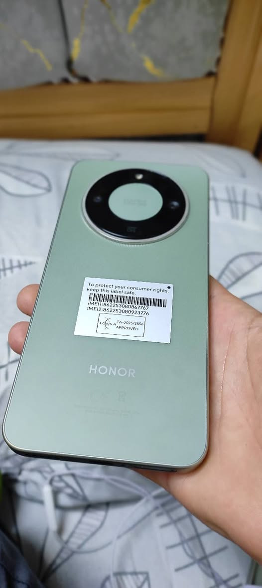 HONOR X9d غني عن التعريف
ذاكره 256
البطاريه 8500 ملي امبير
الشاحنه 66 واط
الرام  12+12=24
اريد مراوس ب 13 برو ماكس او 12 برو ماكس  او بيع السعر 375
وباقي التفاصيل خاص 
او واتساب ***********
ادمن وافق
