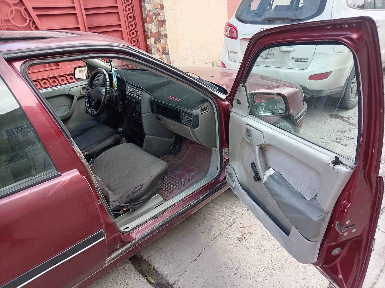 سيارة فكترا للبيع حجم (١٨) موديل ٩٢ صاحبها الشرعي باسمي
التواصل عبر ***********
