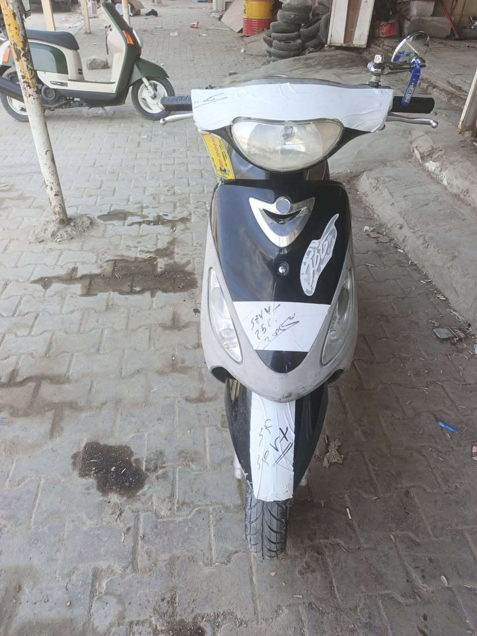 ماكس منغولي البيع  نضيفه كلهي شغاله سلف هورن لايتات شاير سعر ٦٥٠وبيهي مجال شراي ينتصل ***********
