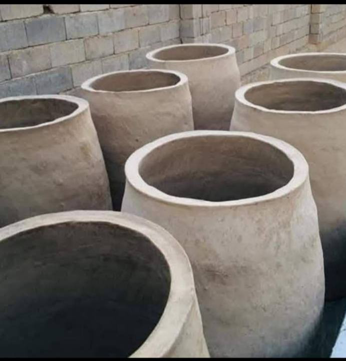 السلام عليكم...

ياالله بدأنا بموسم توزيع تنانير الطين 

يوجد توصيل لباب بيتك عليك بس تتصل 

تنانير طين حري درجه اولى مال الديره خبز وشوي مستعدون تجهيز الافران والمطاعم والبيوت عليك بس تتصل على الرقم *********** متواجد خاص واتساب
