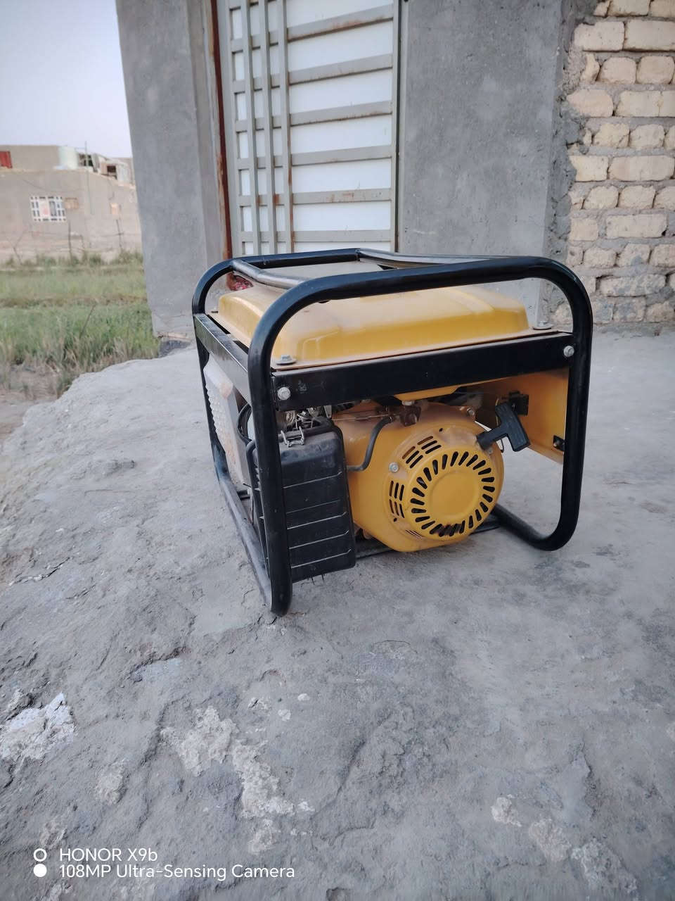 مولده استرا ١٢ أمبير للبيع بيها الملف مال التوليد محترك والمولده استخدام اقل الشهر جديده كلش فقط الملف احترك سعرها ٧٠ الف ***********
