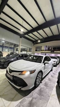 كامري LE • ٢٠١٨ • بدون صبغ