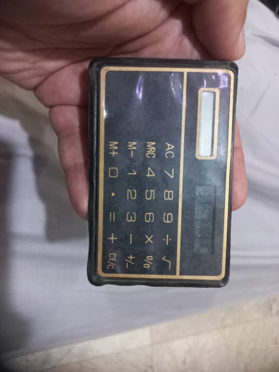 ١٠ الف دينار
حاسبة صنع تسعينات او ثمانينات
شغالة
تعمل على الطاقة الشمسية


**إذا كنت صاحب هذا الإعلان وتريد حذفه لأي سبب، رجاءا أرسل رسالة إلى الدعم الفني**