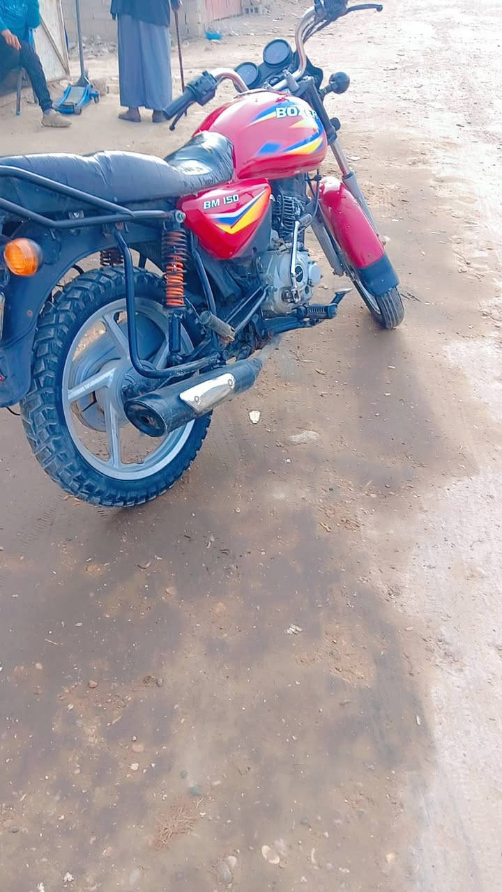 سلام عليكم عندي دراجه بوكسر 2020 الدراجه حلوه ونضيفه والله الدراج بدون أوراق بس منفيز موجود اتصل وبيك خير ودلل *********** مكان بغداد عويريج السعر 450 قفل
