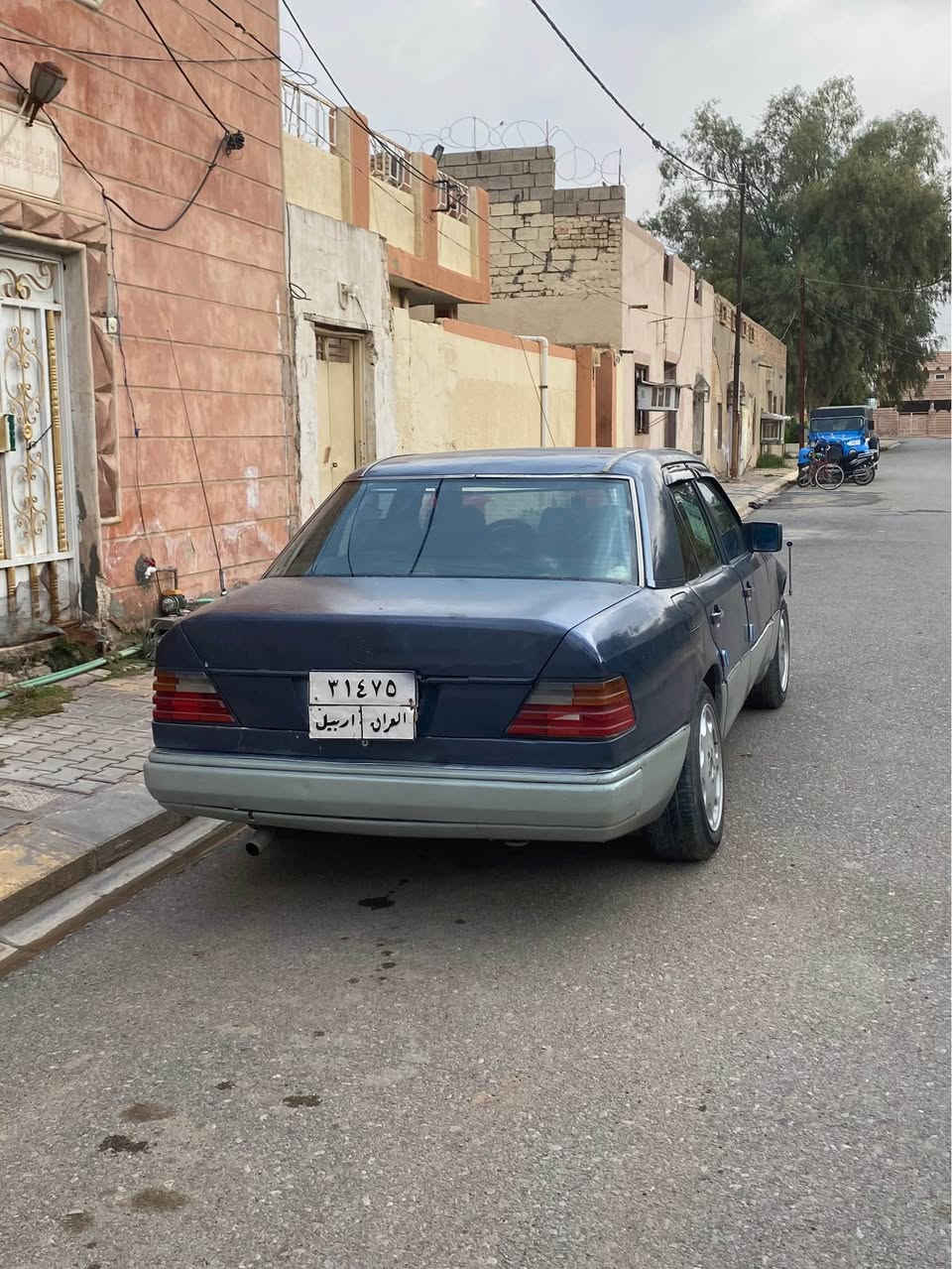 مارسدس دب موديل 1992  سعرهه $42 وبي مجال قليل 
كير ومحرك بطه 3000 لا صرف لا بخار كهربائيات شغاله صدر جديد غرفتهه  حلوه #شرط التحويل سياره جاهزه اي نقص ما بيهه مكان السياره ديالى ناحيه السعديه الجبل اي استفسار اكثر اتصل ***********
