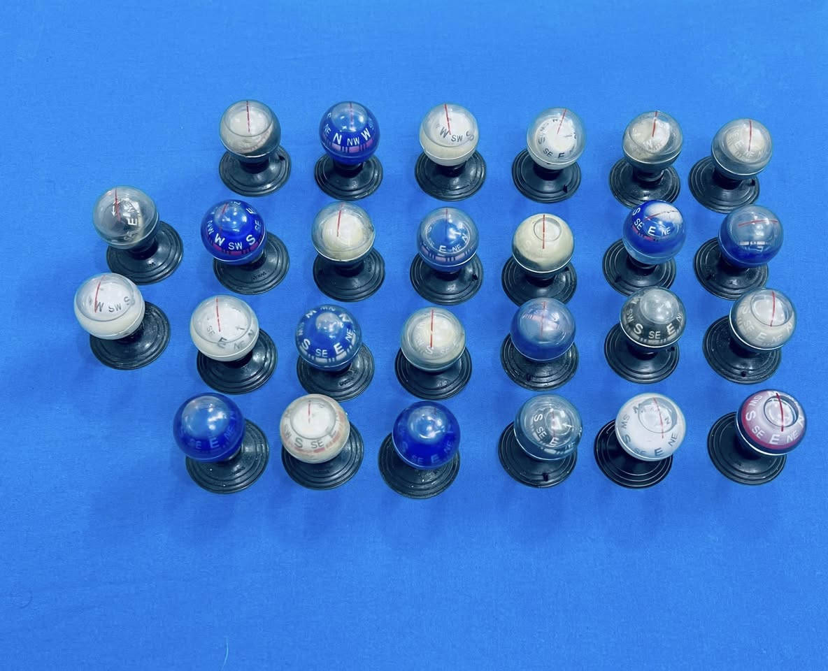 السلام  عليكم البيع  بوصلات  تايوان 🇹🇼 عدد31

                         مكاني حريه 

                      ***********
