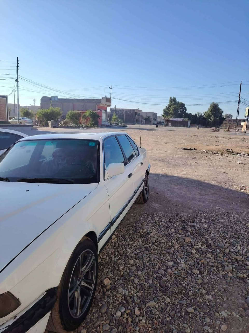 BMW
محرك كير شرط فول اتماتيك 
تايرات جدد
كهربائيات 
سياره جاهزه 
رقم فحص بغداد 
السعر 27 و بيها مجال وترهم مراوس حسب القناعه
 
***********
