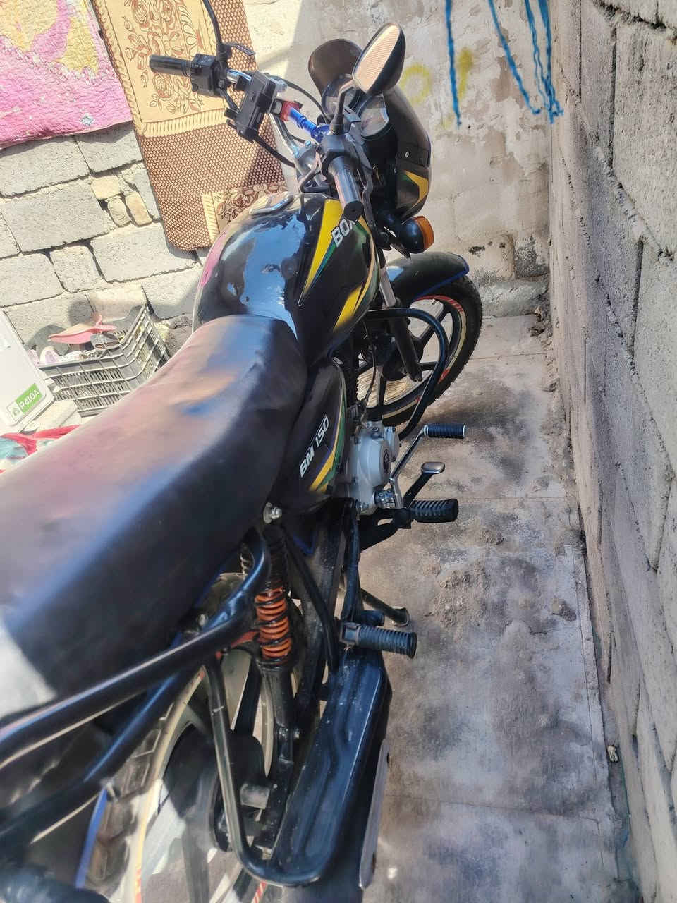 السلام عليكم بوكسر للبيع مديل ٢١ العنوان بغداد الحريه ***********
