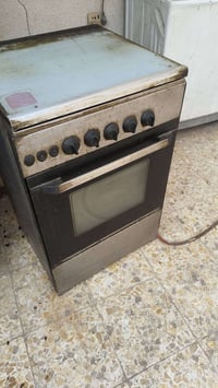 طباخ نضيف شغال كله  سعر 50 مرجوحه مال طفال سعر  50 ما متواجد فيس  أرقم...