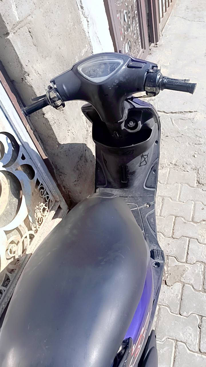 سلام عليكم دراجة  ماكس 120 للبيع او مراوس دراجة مكينة حلوة خرسةودراجة شلعة ومعدل  تايرات جدد كفرات ختم واحد جدد كهربائيات شغالة ليتات زنون عالي وناصي المكان دورة المكانيك سعر 475 بيهة مجال  وهاذة رقمي *********** وبي وتساب
