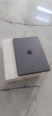 ايباد 9 • ذاكره ٦٤ • واتساب
