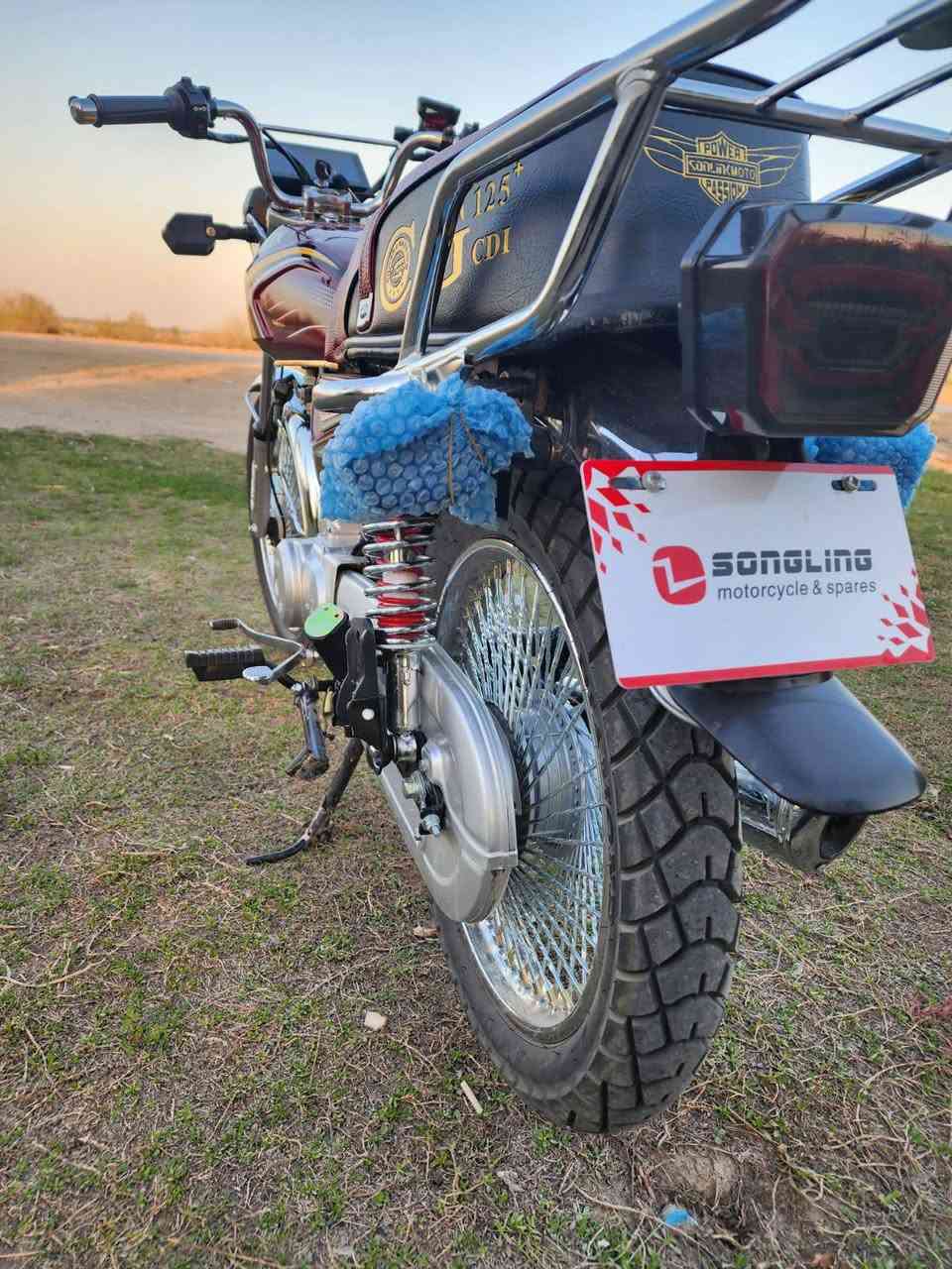 السلام عليكم دراجه تايكر ام الختم شرط باب الاول موديل 25 نظافه فول مكفوله كفاله عامه برغي ماناقصه كهربائيات شغاله
كلشي بيه مكفول   الدغاره  صدر الدرغاره

***********
