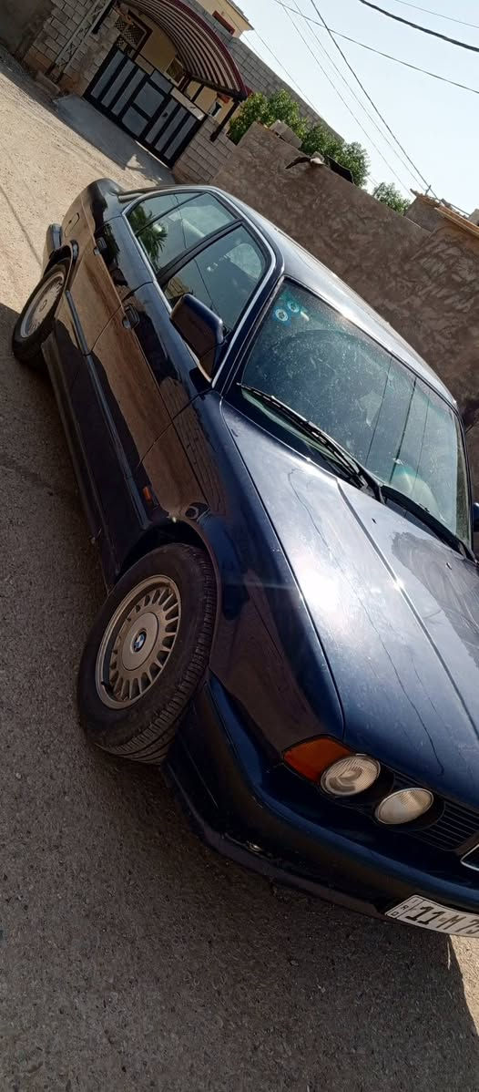 بي ام دبليو للبيع حجم 525 مكينه مفتوحة كهربائيات شغاله كلها سنويه ل 30 كير خير من الله سعرها 35 نقصها فقط تبريد تخم تاير جديد مكاني ديالى الخالص هذا رقمي ***********.....***********
