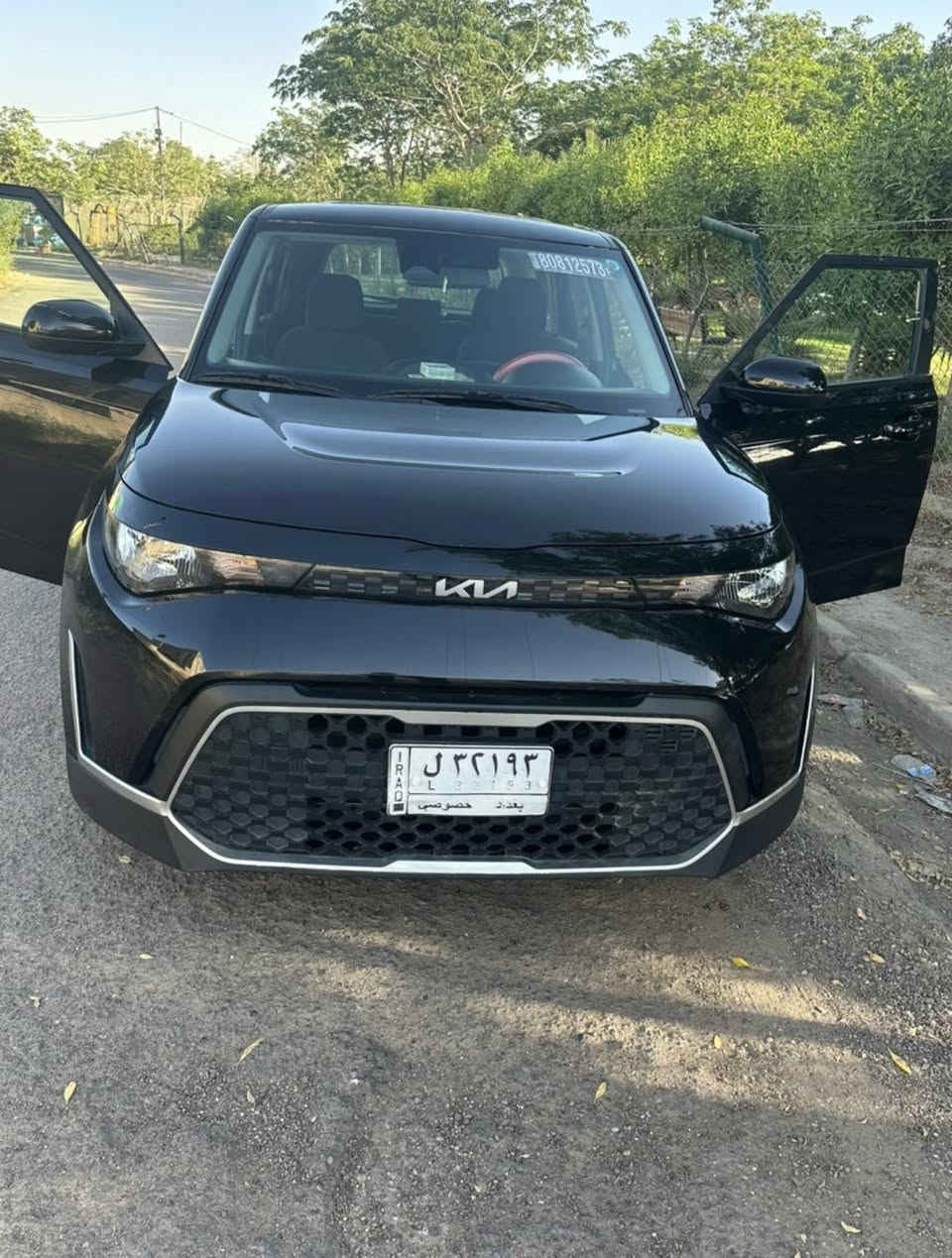 السلام عليكم
للبيع 
Kia soul 2023 وارد 
ماشية 74 kn 

الضرر موضح بالصور : 
تبديل باب عكس السايق خلفي حادث امريكا

صبغ جاملغ امامي ايسر حادث داخل العراق 
جاملغ امامي ايمن تعديل بارد فقط كما موضح في الصور 

رقم بغداد 

مواصفات : 
شاشة 
ابل كار بلاي 
اوتو ستوب 
مانع انزلاق 
وضعيتين قيادة 
تحديد مسار 
نقطة عمياء 
مثبت سرعة كروز

سعرها 157 ورقه  

الموقع بغداد 
للتواصل ***********
