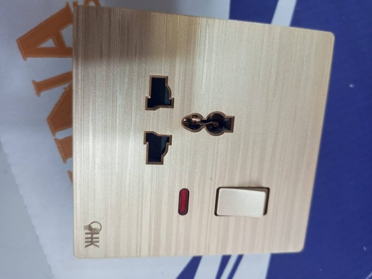من رخصت صاحب الاكروب نقط كهرباء خوش نوعيه ***********
