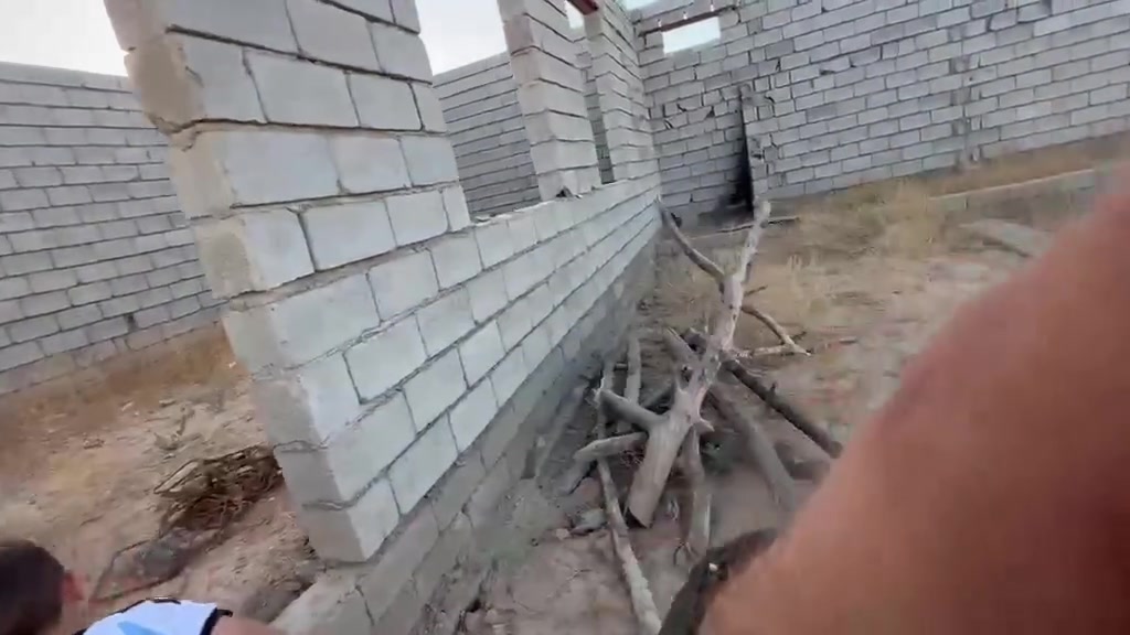 100 متر للبيع 
على شكل بيت 🏠 كبير  الشكل فله 
الموقع قرب مضيف الشيخ كيلان الدراجي
وقرب بيت 🏠 شيخ امطشر النيساني 
.للاستفسار يرجي الاتصال على الرقم المكتب الخاص *********** مكتب 🏢وطن للعقار@

