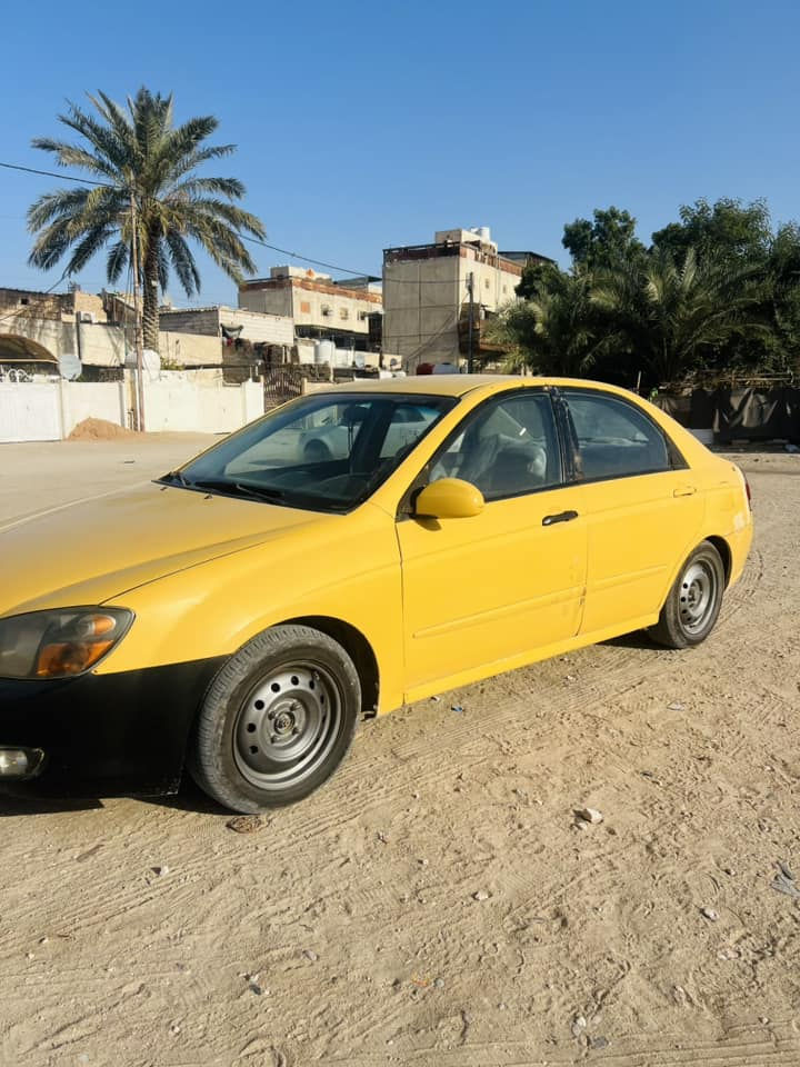 سلام عليكم 
 كيا اسبكترا للبيع فقط 
 2007
مبدل بنيد وباب خلفي 
وبيها حادث بسيط مامصلح موضح بالصور 
كير مكينه حدادية تبريد كله تمام تخم تاير منظومة تبريد كاملة جديدة راديتر ماء جديد مكينه صارلي سنتين من شادها تفرعات مكينه اغلبها جديد من دينمو نوزلات باو مشط ستيرن السيارة  
السعر 55بيها مجال السيارة محتاجة صبغة جديدة الباقي  كله تمام تفاصيل اكثر ***********
