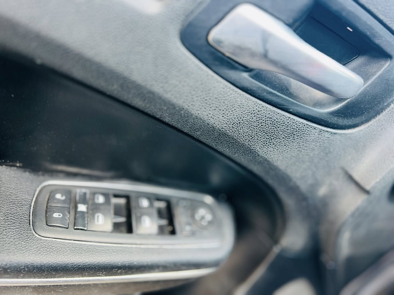 للبيع او المراوس حسب القناعة ..                          (جميع الارباكات سليمة )🙂
-استخدام شخصي مامشتغلة خط ابد 

:

كرايسلر C300❤️

محرك 3600 ✌️

كير 8 نمر ماوس 💪

موديل 2016 😌
:

سيارة غنية عن التعريف لكن اوضح البيها للي ما يعرف بيها 🗣️
:
- كشنات جلد اسود جداً مريحة + تدفئة 
- شاشة جبيرة 

- ⁠بصمة + تشغيل عن بعد

- كامرة خلفية
- ⁠مراية وسطية متحسسة لاضائة العالية
- بلاتوث + اوكس
- تحكم استيرن كامل جهتين
- مثبت سرعة

- مانع انزلاق 
- بريك ABS
- تبريد ثلج ❄️ 
- زنون
- ⁠بردة خلفية + بردات ابواب اصلية 

- سبير جديد + جك
- باتري جديد قبل اسبوع شديتة
-مكينة وكير مال حاوية طك كارتون
-بلكات جدد
-فيول بم جديد
-الصدر 90% 
-نوزلات جديدة 
-فلتر شوتة + تبريد جديدات 
-دهن تويل جديد 
-تايرات نضيفات وجدد 

- كهربائيات شغالة 
- دشبول ولا گلوب شغال صافي 

- سيارة ( بدووون ايرباك  ) 

- السعر 157 قابل لتفاوض 

- ⁠سونار المندلاوي + مرفق بالمنشور

- مكان السيارة بغداد _الشعب او بوب الشام 

- ⁠اترايك وين ميعجبك 

- ⁠السيارة بأسمي تحويل ثاني يوم 
-سنوية لغاية 2028 
- ⁠داخلة هزة

- ⁠لتواصل واتس : ***********
:
حادثها مثل المخرمشة الصفاح مالتها داخلة بين سيارات يعني الحادث لا بچم ولاصندوك ، بيها كم قطعة صبغ + مرشوشة كلير ( ابيع احزام ) القمارة كفالة بدون قطرة صبغ + التكم كفالة بدون قطرة صبغ 

📍صور الحادث موجودة بالمنشور وشوف الحادث واحكم لا تقارنها بالمهجومة هجم 

ملاحظة : جماعة اليفترون بتعليقات ويكيسرون بحلال العالم لا تتقرب احسلك لان راح اخليك تلم قطع غيار الكرامتك !
