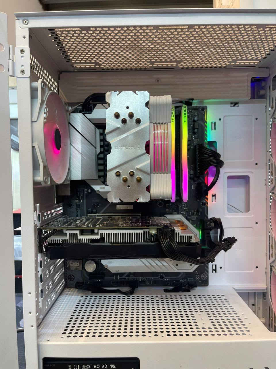 تجميعة pc للبيع
المواصفات
Ci5 10400f 
Rtx 2060 6gb
Ram 16gb
Ssd 512gb
700w
B560
Case 4fan rgb
السعر 750,000
العنوان بغداد الكرادة شارع الصناعة مقابل الجامعة التكنولوجية


**إذا كنت صاحب هذا الإعلان وتريد حذفه لأي سبب، رجاءا أرسل رسالة إلى الدعم الفني**