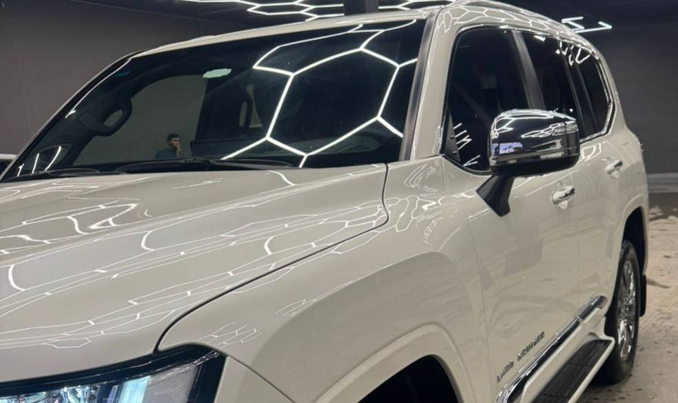 تويتا لاندكروز Vxr 2023 تون تيربو  
بريم رقم بغداد
ابيض داخل احمر 
ماشية 37 الف 
مغلفه ppf
فول مواصفات 

🟪 السعر  :: الطلب في التعليقات ويوصلك مباشرة ✍️ 📩

بقية ع وضع الشركة 
كل شيء 

رقم صاحب السيارة 
***********
