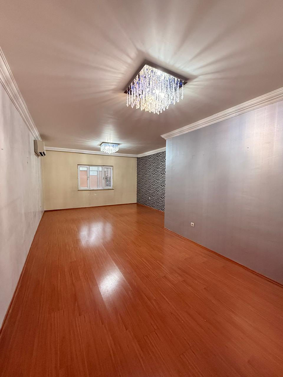 ‏‎شقة للبيع  في مجمع افروستي -دهوك 
‏‎عمارة:
طابق:٣
‏‎‏‎المساحة ١٦٨م
‏‎غورقة :٣+١
‏‎واجهة. شمال -شرق 
‏‎‏‎اذا كنت ترغب في شراء شقة او بيعه يمكنكم التواصل معنا
‏Tell-0750 147 2738
‏Whatsappe-Viber
