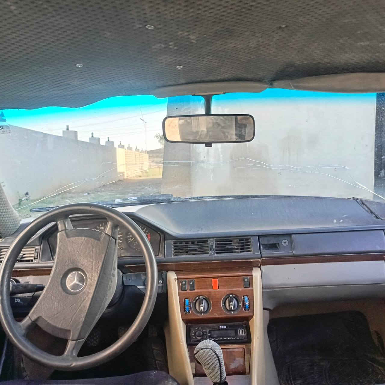 للبيع مارسدس دب
كير محرك تايرات كلو جديد
كهربائيات كلها شغالة
السيارة حبل(يعني مومسجلة )
السعر 17
***********
***********  الشرقاط بعاجة
