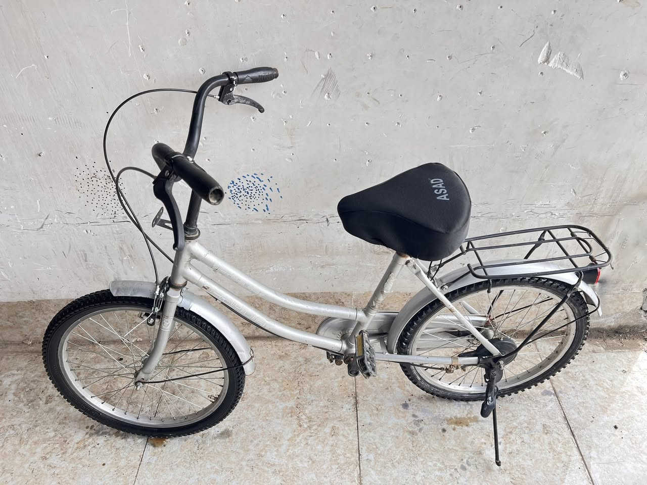 باسكيل ياباني باله حجم 20 شرط نظافه بدون اي عيب شلونه بل صوره هيج سعره 45 قفله شراي خابر وتدلل*********** ملاحظة اروس شعندك باسكيل عاطل لو حته صغير تحياتي للجميع
