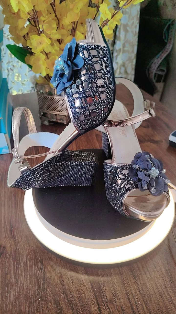 حذاء تركي درجه اولئ بسعر مناسب جدا 10مع توصيل يوجد لقياسات من36الئ40


**إذا كنت صاحب هذا الإعلان وتريد حذفه لأي سبب، رجاءا أرسل رسالة إلى الدعم الفني**