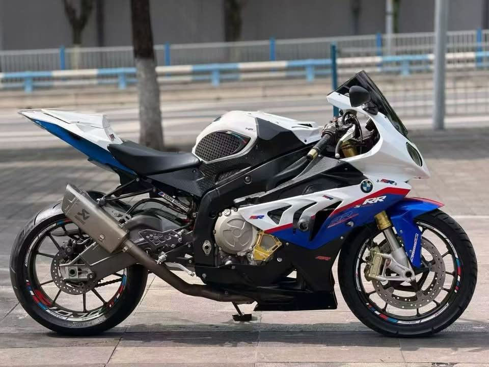 Bmw S1000RR
٢٠١١
٥٣٠٠$
***********

سلام عليكم شباب خلال 15 يوم راح يطلع حاويه جديده والدراجات تجي كاملات بدون تفصيخ والي يريد يحجز خلي يحجز من هسه ويتواصل ويانه والدراجات تجي شرط گير ومحرك وبدون حادث مكفول مع تحياتي للجميع

🚢 مدة الوصول إلى السليمانية:
⏳ من 45 إلى 90 يوم بعد الدفع

📞 أرقام التواصل:

 • ***********

‏‎📢 تنويه مهم:
أعزائي الكرام، جميع الدراجات النارية الموجودة خارج البلد تصل خلال 45–90 يوم.

🌹 شكر خاص لإدارة الكروب
کروپ فیسبوک https://www.facebook.com/share/g/1D8xBUZevA/?mibextid=wwXIfr
🎥 تابعونا على تيك توك:
‏👉 https://www.tiktok.com/@madeinjapan919
‏👉 https://www.tiktok.com/@samuraiskill1

📌 يمكنكم متابعتي على تيك توك لمشاهدة أحدث الدراجات

