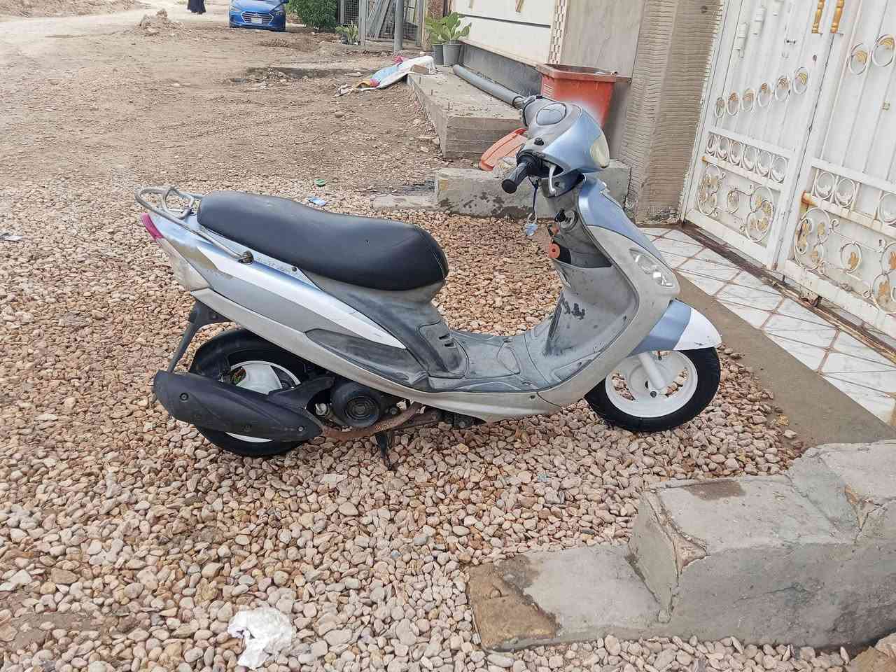 ماكس منغولي الدراجه كلها بلادي وكاله شلع ومعدل فول 
سلف هندر اشاير هورن عداد كلشي شغال اي نقص ما بيها
مكان حي العسكري شارع 30 سعر 800
***********
