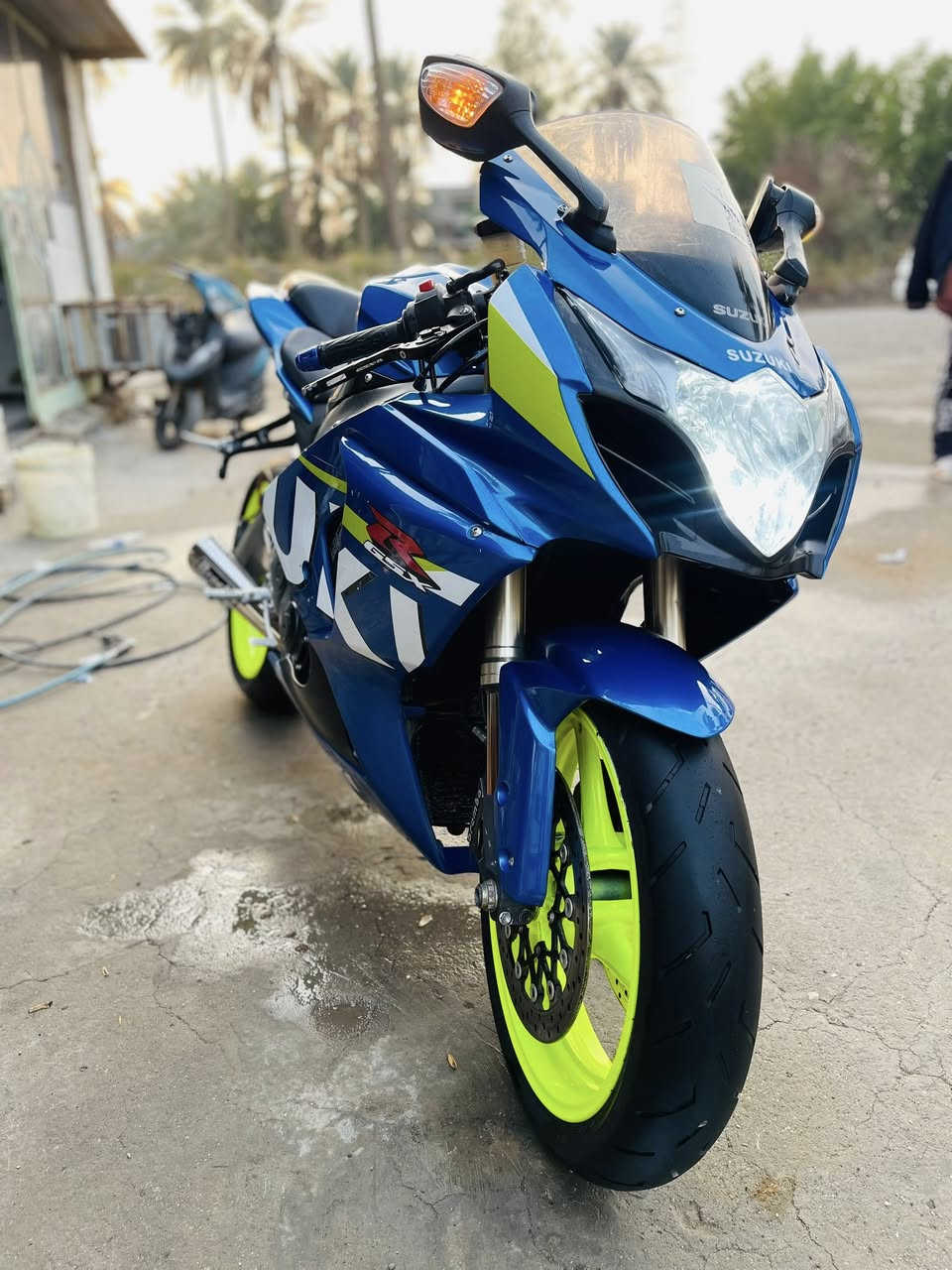 السلام عليكم جكسر1000ccللبيع موديل 15ماشيه 11دراجه بحاله الوكاله ومبرمجه 3مودات للاستفسار خاص او***********مكاني بابل
