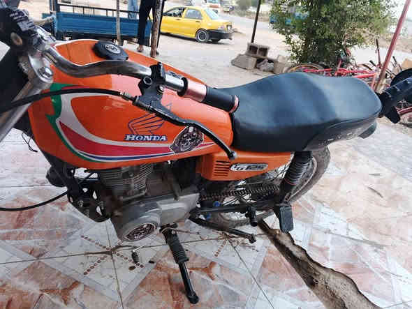 السلام عليكم دراجه البيع موديل 2020واراق كامله الدراجه خير من الله السعر 325وبيهه مجال حك الجيه مكاني ديالئ الخالص تصل عله رقم ***********
