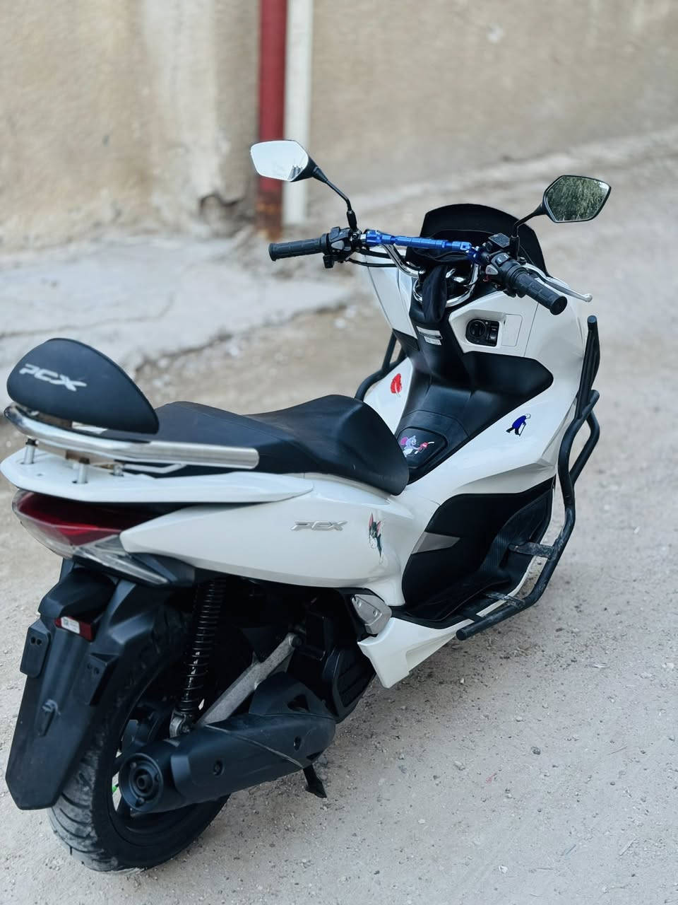 سلام عليكم
pcx جيل الثالث بصمه فول 

دراجه خير من الله مكفوله كفاله عامه

دراجه بحالة الوكاله. مكينه مكفوله كفاله عامه

كفرات مكفوله. دراجه جاهزه كلشش

حساس ازدحام. استان ازدحام 

درع اضافي + تجوه. 

***********. واتساب متواجد.
