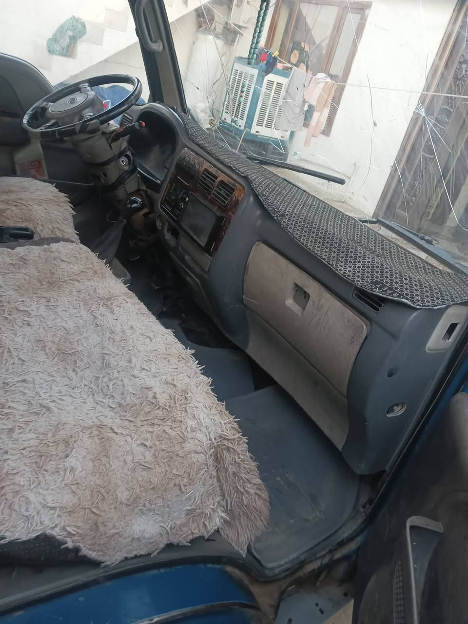 السلام وعليكم كيا موديل 2002 
صدر حداديه محرك كير شرط فول 
تخم تاير جديد
السعر 67$ وبيها مجال 
الرقم ‏‪***********‬‏
