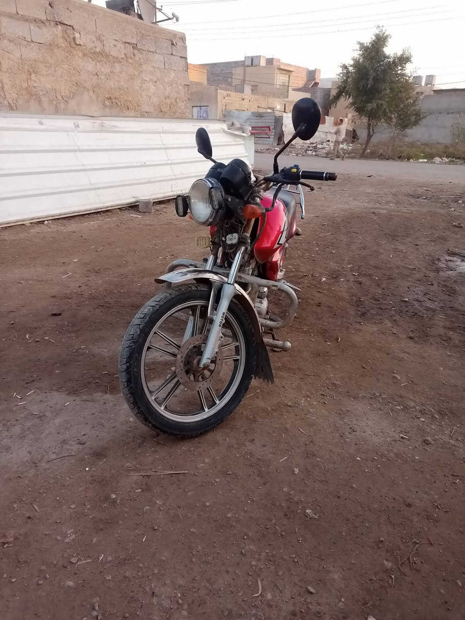 ماطور بانده للبيع موديل 2015 مكينه 200 كله شغال كهربائيّت شغاله السعر 300 خاص او تصال ***********
