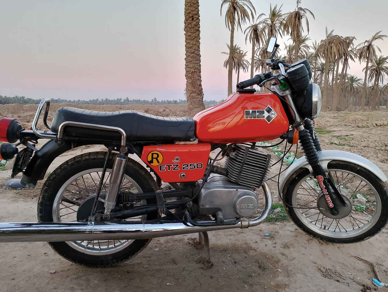 سلام عليكم من رخصت مدير الكروب المحترم )(دراجه Mz82 للبيع كصه واحد  كهربائيات كلها شغاله مابيها اي نقص الشراي ‏***********‬
