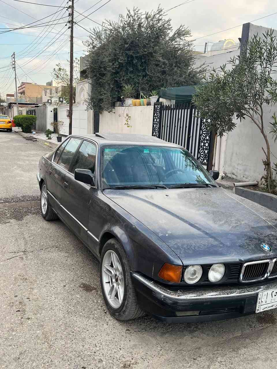 سلام علیکم
BMW 740 iA V8 1993 E32 
السعر : 60
السیاره فول فول مواصفات کهربائیات کامل شغال رقم صلاح الدین مشروع وطني بسمي صدر امامي خلفي جدیده وتخم تایرات ویل جدد کشنات کهربائي او هیتر السیاره یحتاج بس صبغ حزام السیاره موجوده مکاني کرکوك للاکثر استفسار  ***********
