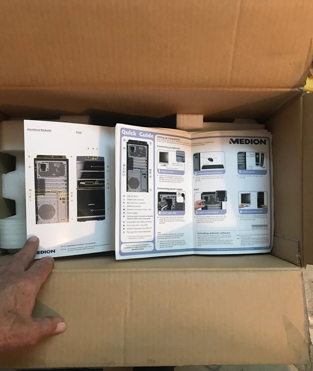 السلام عليكم جميعاً
من بعد اذن اصحاب الگروب المحترمون ؛
اعرض للبيع جهاز الكمبيوتر الشخصي ( دسك توب) من شركة ميديون( Medion MT14) الماني الصنع  Multimedia Pc Akoya P4370 … مع الباكيت الاصلي من المانيا…
مع قرص (7 Windows) من شركة مايكروسوفت الاصلي ( غير مستنسخ) مع قرص تعريف اجزاء الهارد وير..
الجهاز مستعمل وبالباكيت الاصلي مع كيبورد بلوتوث ..
الجهاز برام 3GB/ DDR  (وبدون الهارد دسك ( القرص الصلب ) وبدون مشغل الاقراص ( سي دي پلير) ..
الجهاز احترافي لاصحاب الصوتيات والمرئيات…
الجهاز مجهز للهارد دسك الربط الخارجي
ومجهز لقراءة كافة انواع الكارتات ( SD, MicSD, …..وغيرها)
 4 مخارج USB ..
كارت شاشة متطور…
باقي المواصفات موضحة بالصور..
نظام البيع فحم ("ادوات ") وذلك لعدم استخدام الجهاز منذ خمس سنوات ….
مكان الجهاز: بابل / حله
يوجد توصيل لكافة محافظات العراق وبالسعر المعتاد لدى شركات الشحن والتوصيل…
سعر الجهاز  75  الف دينار عراقي قابل للتفاوض…
☎️ ***********
