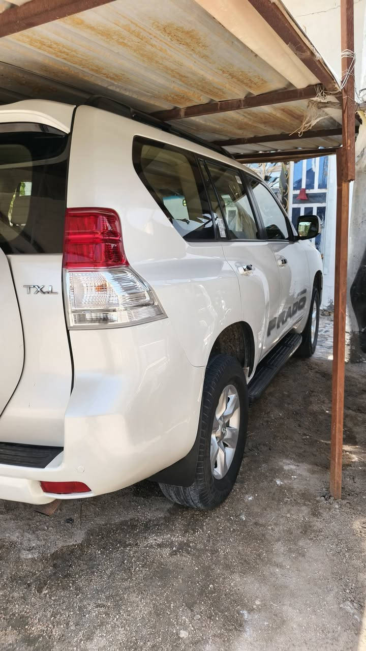 السلام عليكم تيوتا برادو 4000cc V6 2013  TX-L 
كفالة عامه النضافه 99.7 رقم بصرة بسم الوالد 
تحويل ثاني يوم السياره جاهزه من كلشي تبريد 3 قطع 
ما مخلي شي نقص بيه السعر 280 وقابل للتفاوض 
 التفاصيل اكثر انتصل على *********** ابو محمد مكان السماوه قضاء الخضر
