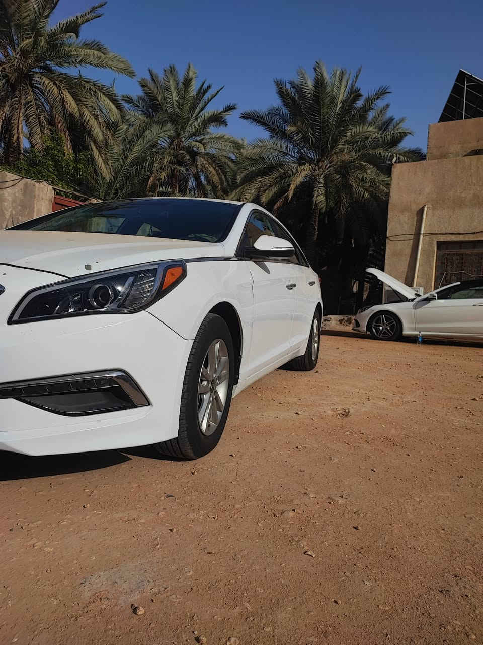 ✅ سوناتا 2016 للبیع
🚘حادثه مثل ما موضح بالصوره
السیاره کیر ومکینه جديد ومكفول 
السياره نظيفه 
مواصفات السياره بيه 
1-رادار كاميرات
2- تحكم استيرن 
3-ثلاث انظمه قياده
4- نظام ترحيب جنطه تفتح عند الاقتراب من السيارة 
5-تشغيل بصمه (زر التشغيل )
6- المري الجانبيه كهرباء 
7-سيارة وارد كندي
تقريبا فول مواصفات من عدا فتحت السقف 
رقم بغداد باسمي 
مكان السيارة كربلاء 

للاستفسار الاتصال على الرقم ***********
