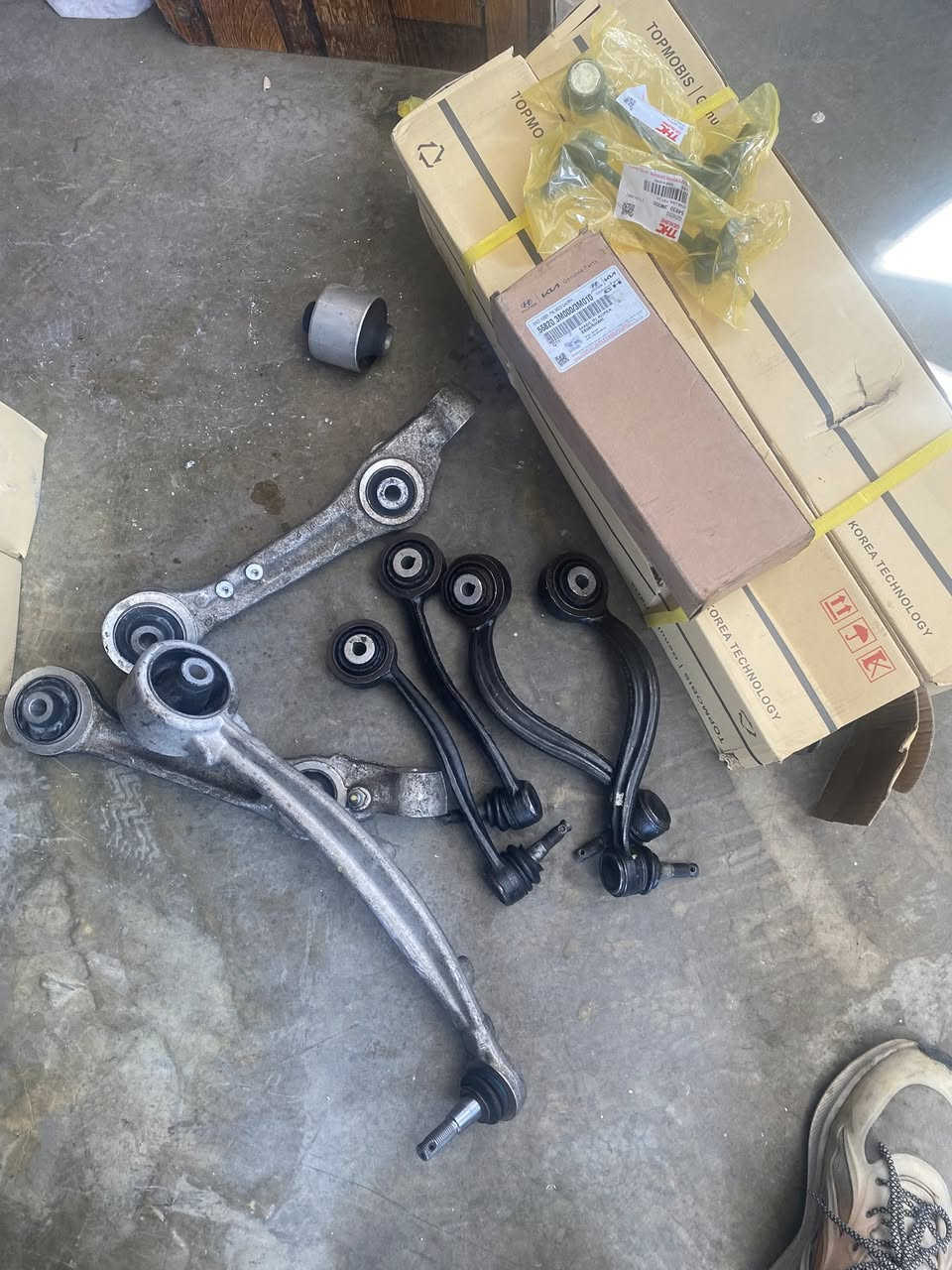 السلام عليكم 🫡
حداديه صدر متوفر جديد ومستخدم امامي وخلفي

بوش 

شمعات

روس رواط

دبلات

مشط ستيرن

طوبات

لاستيك رباط

بولبرنات

وكله بالضمان 

متوفر ايضا قواعد فيت بمب شرط لوك ماملعوب بيهن

صالنصات  بلاديه
شريط ستيرن
ابواب 

شتحتاجون بالخدمه 

للاستفسار والطلب يرجى التواصل عبر الواتس أب او الماسنجر

***********

***********
