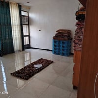 بيت للبيع مساحة  100م غرفتين نوم وصحيات واستقبال حولي فوگ وجوة بي سطحي...