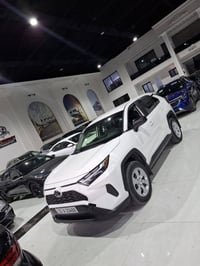 راف فور مواصفات  LE موديل 2023 بجم كبس بدون ارباك رقم الشاصي موجود   ف...